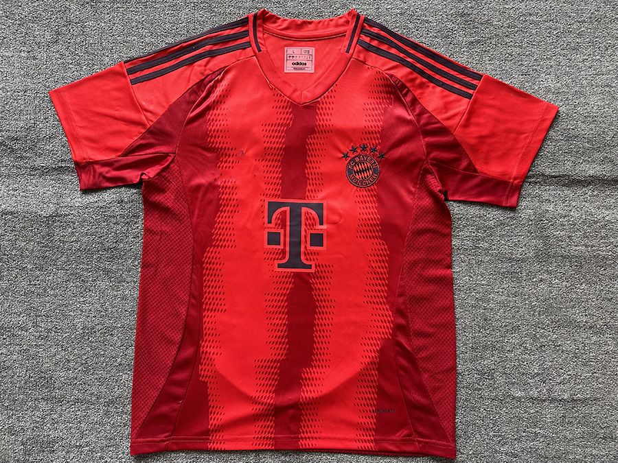 2024-2025 Bayern Soccer Jersey Football T-Shirt Football Jersey Retro Jersey Player version jersey Soccer jacket Football tracksuit