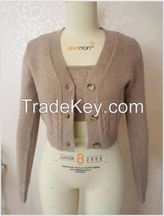 Women's sweater twin set