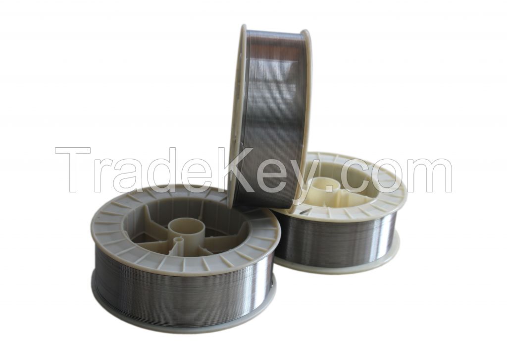 Hardfacing wear resistant flux cored welding wire