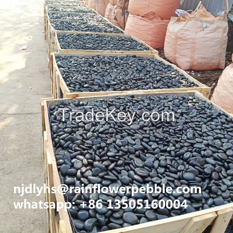 China Black Polished Pebble Stone Tile Colored River Stone For Landscaping