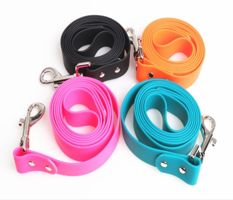 Wholesale Comfortable Pet Supplier Medium Large Dog Necklace Adjustable Rubber Rivet Spike Dog Collar Pet Products