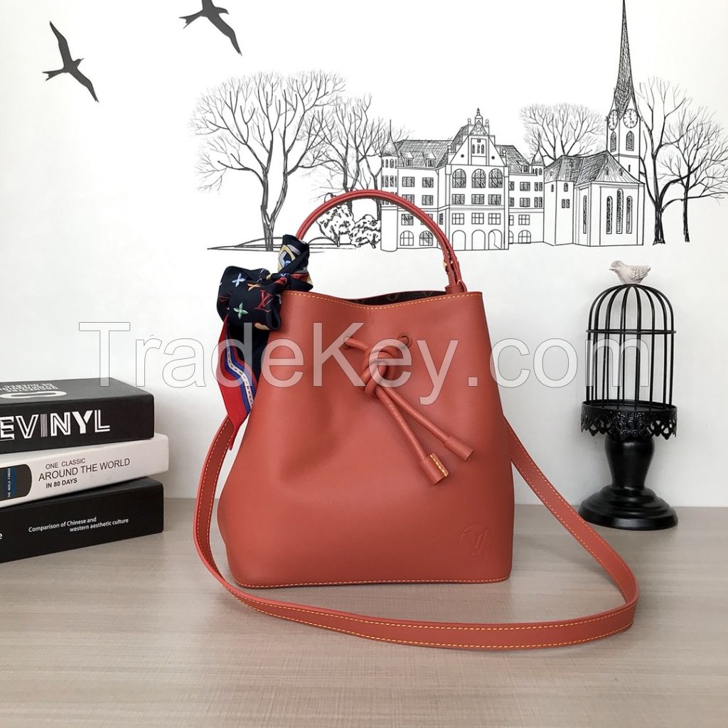 Lady's fashion handbag