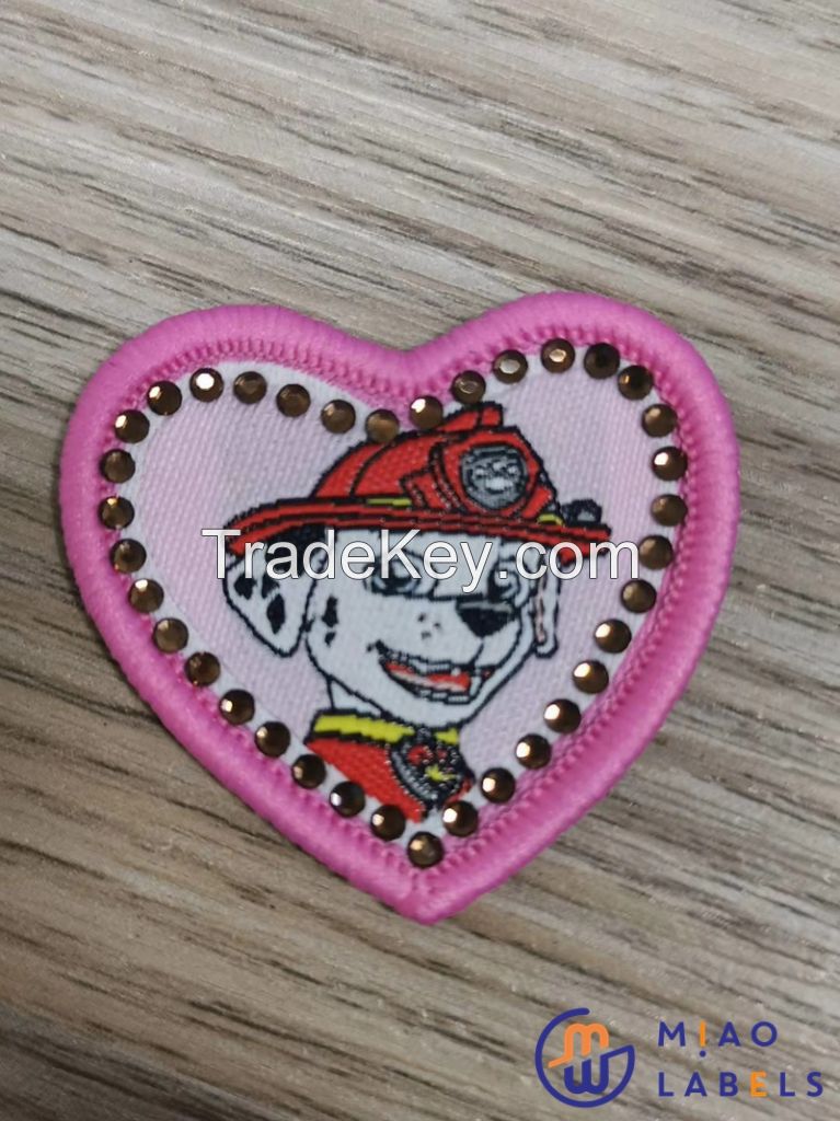 Custom Fashion Design Special Style Embroidered Woven Clothing Badges