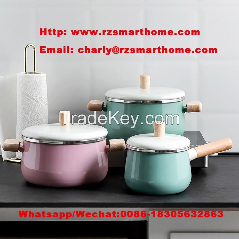 Set of enamel pots