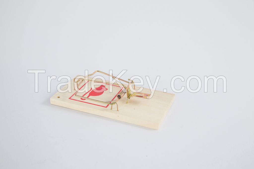 Wooden mouse trap can be used indoors and outdoors