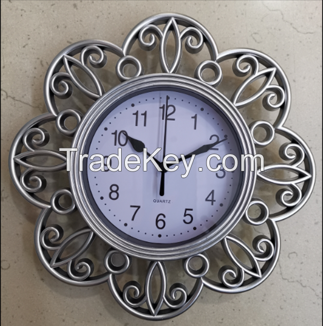 Decorative Hollowed-out Plastic Quartz Wall Clock