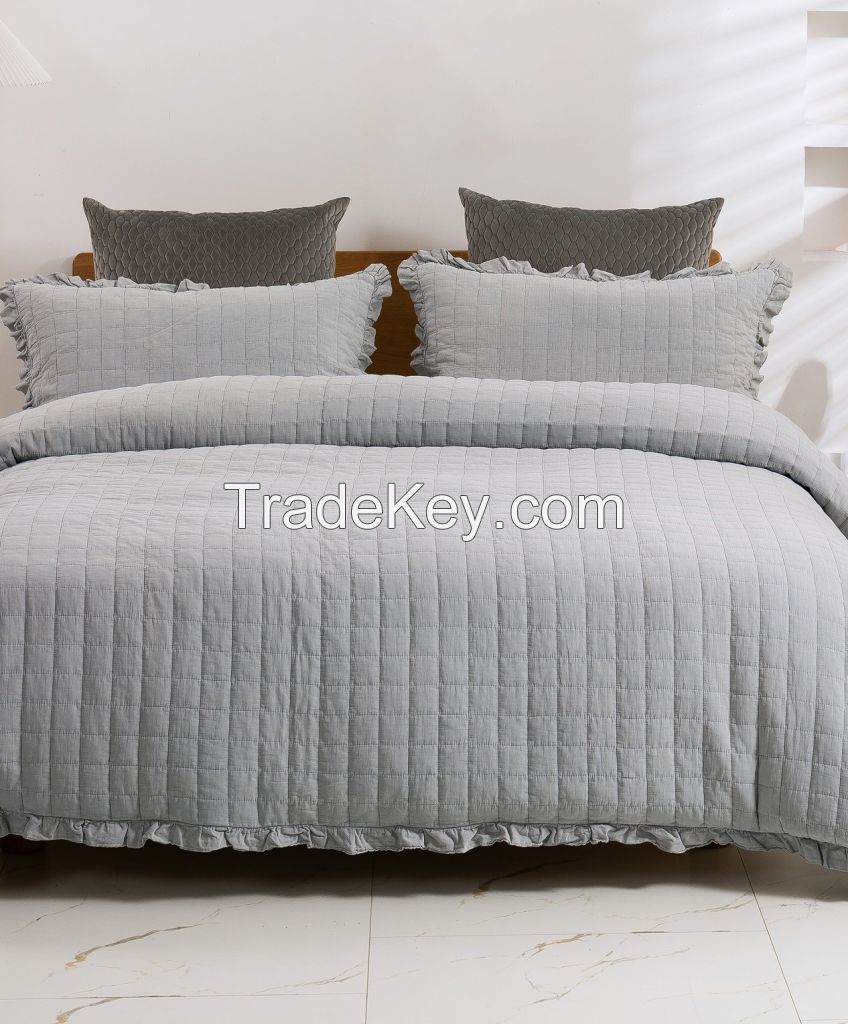 Quilted Coverlet / Bedspread, sandwashed