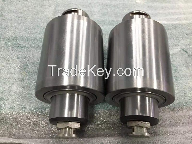 Back up rollers for steel parts leveling