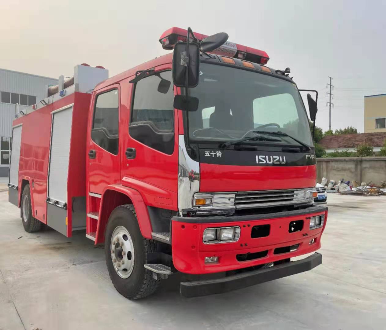 ISUZU tanker pumper fire-fighting truck
