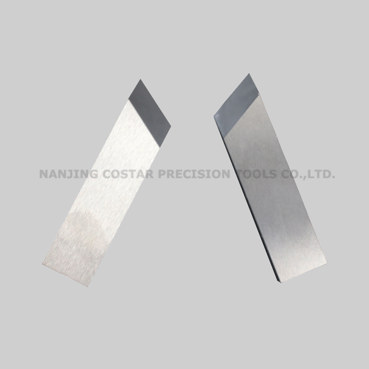 Tungsten carbide V slotted blade for grey cardboard