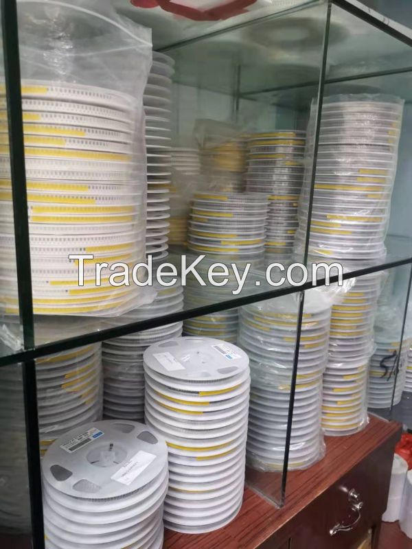 IRFS4410, 7FLIT15BFOM6, UCC2813D-0, TL555ID, IC electronics integrated circuit electronic components
