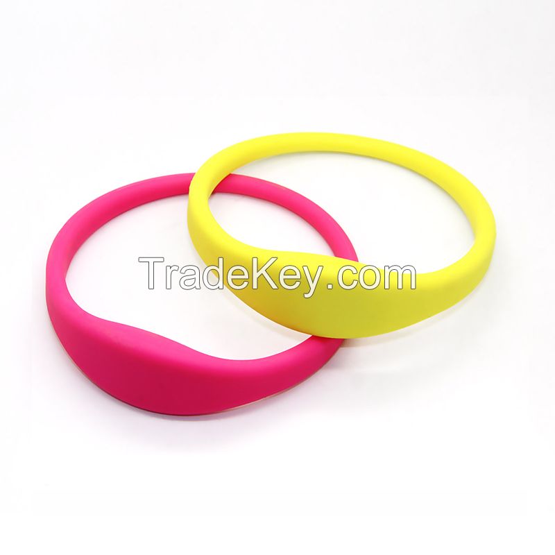 Closed-loop wristband High-quality non-toxic silicone material   Various colors are customized, waterproof, moisture-proof, shock-proof and high-temperature resistant