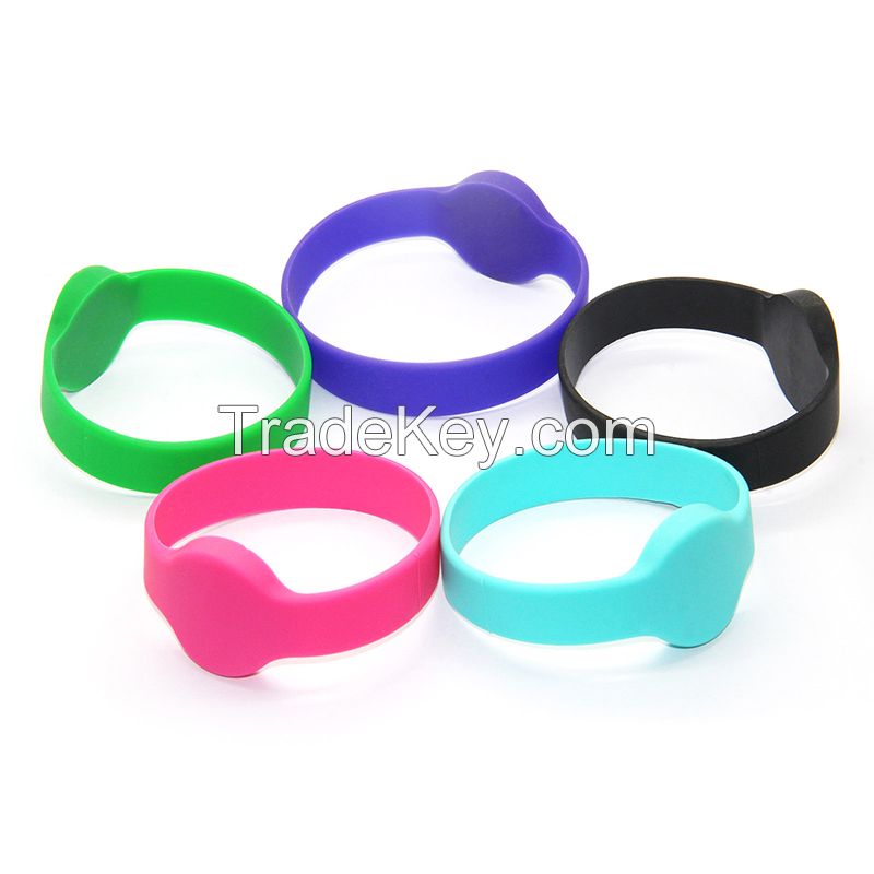 Closed-loop rfid silicon wristband High-quality non-toxic silicone material   Various colors are customized, waterproof, moisture-proof, shock-proof and high-temperature resistant