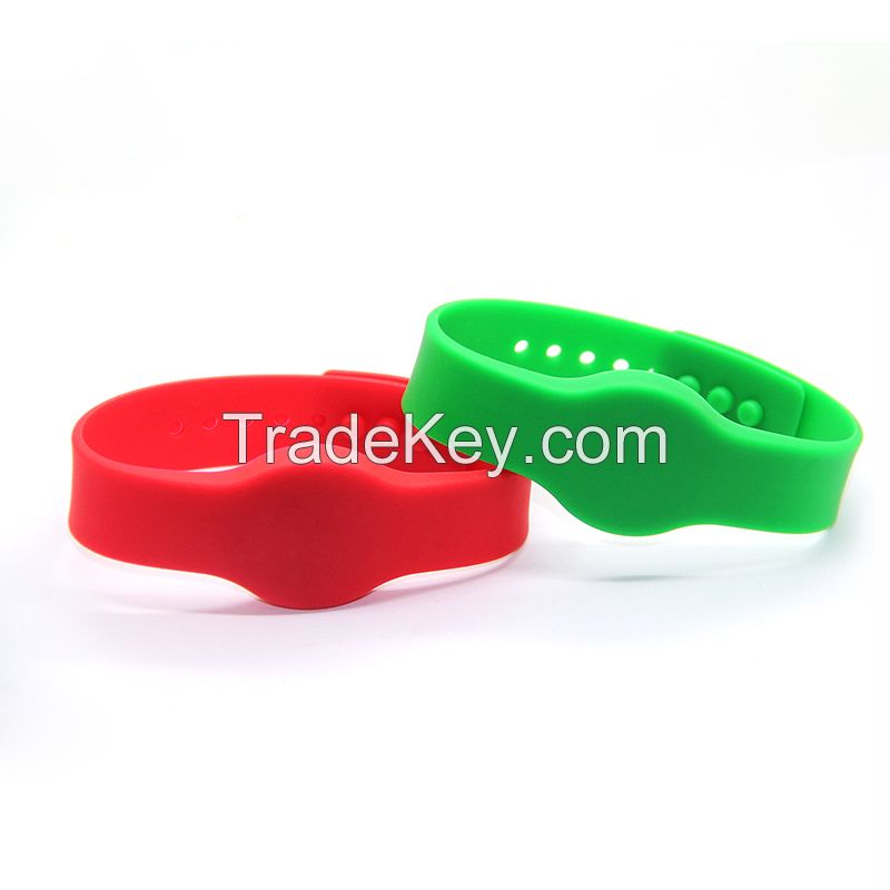 Closed-loop rfid silicon wristband High-quality non-toxic silicone material   Various colors are customized, waterproof, moisture-proof, shock-proof and high-temperature resistant