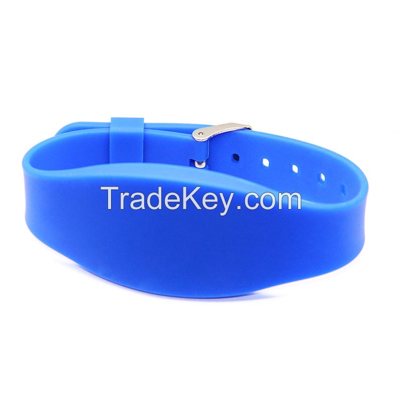 Closed-loop rfid silicon wristband High-quality non-toxic silicone material   Various colors are customized, waterproof, moisture-proof, shock-proof and high-temperature resistant