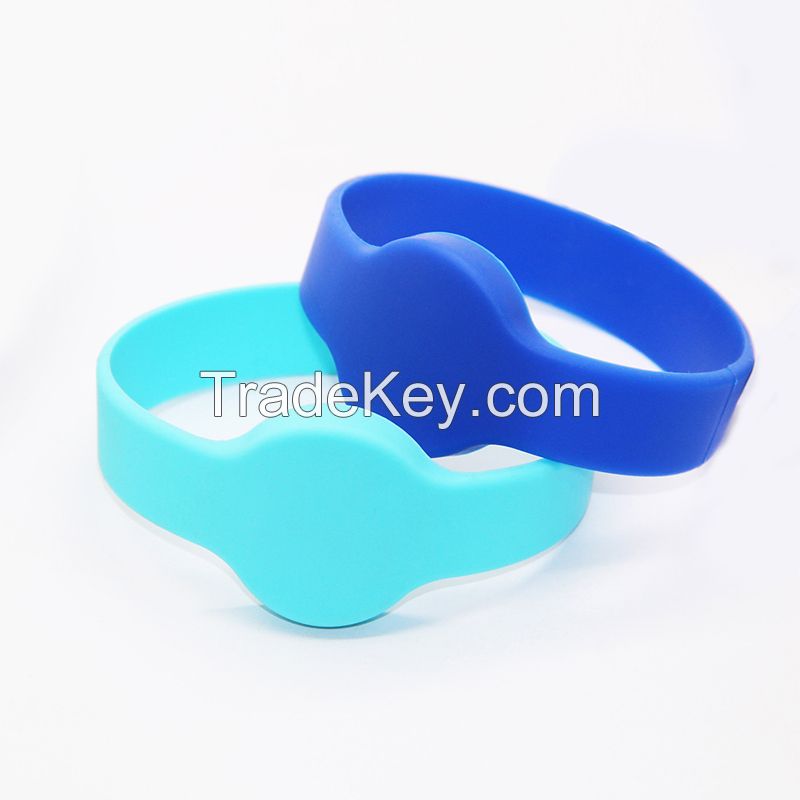 Closed-loop rfid silicon wristband High-quality non-toxic silicone material   Various colors are customized, waterproof, moisture-proof, shock-proof and high-temperature resistant