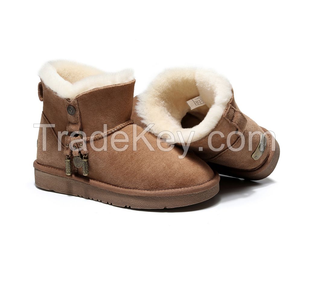 Low-barrel wool boots