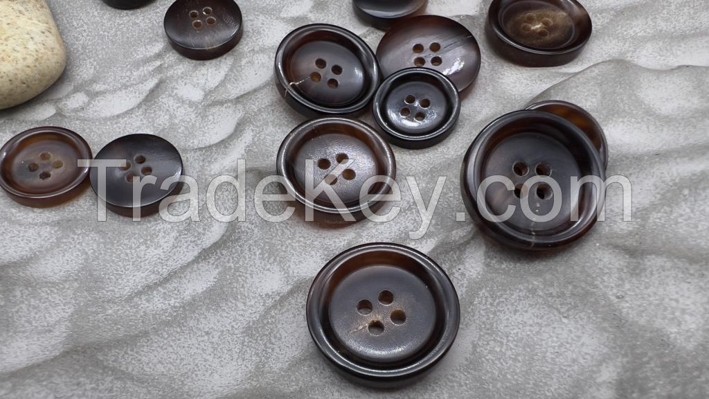 Round rim natural real horn button