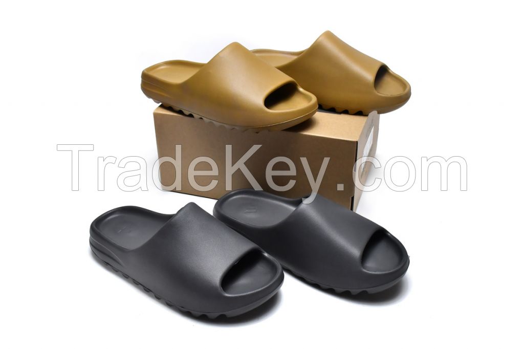 Yeezy Slide Soot Men's Slippers