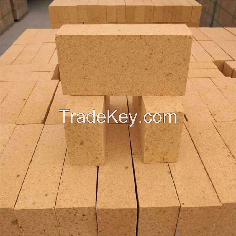 Refractory brick