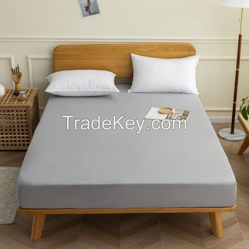 The mattress protective cover can protect the mattress from dirt and water, and is convenient for cleaning