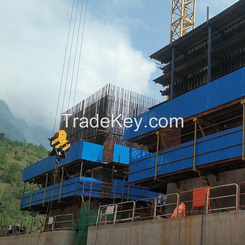 Segmental pouring of pier column climbing formwork