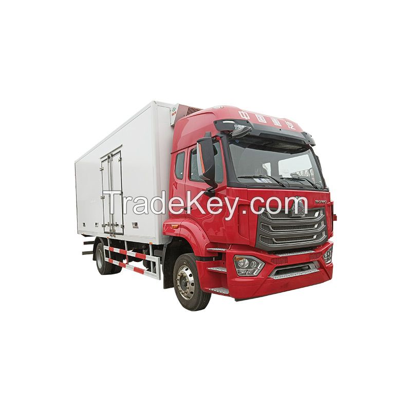 Medium Refrigerator car for cold food transport FOTON HOWO 6.8m 7.8m