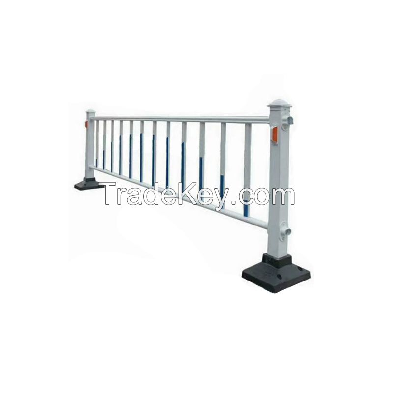 Road guardrails, barriers, municipal guardrails, anti-collision traffic barriers, facilities, temporary construction of highway fences, customized fence posts