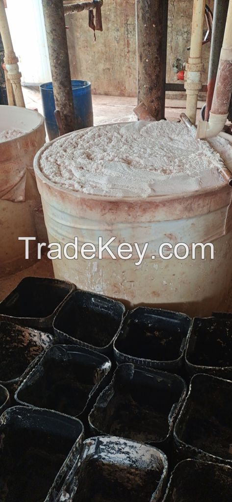 Foundary stable property solid powder salicylhydroxamic acid