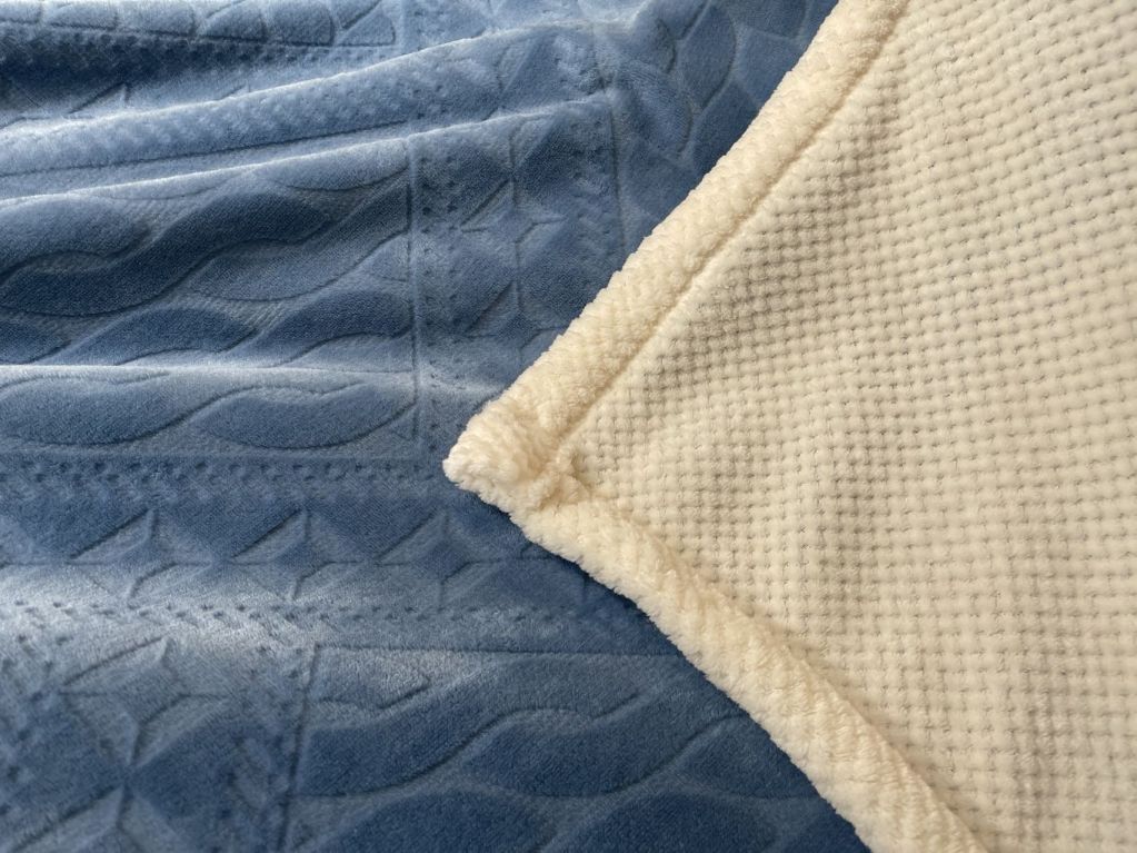 JAQUARD BLANKET