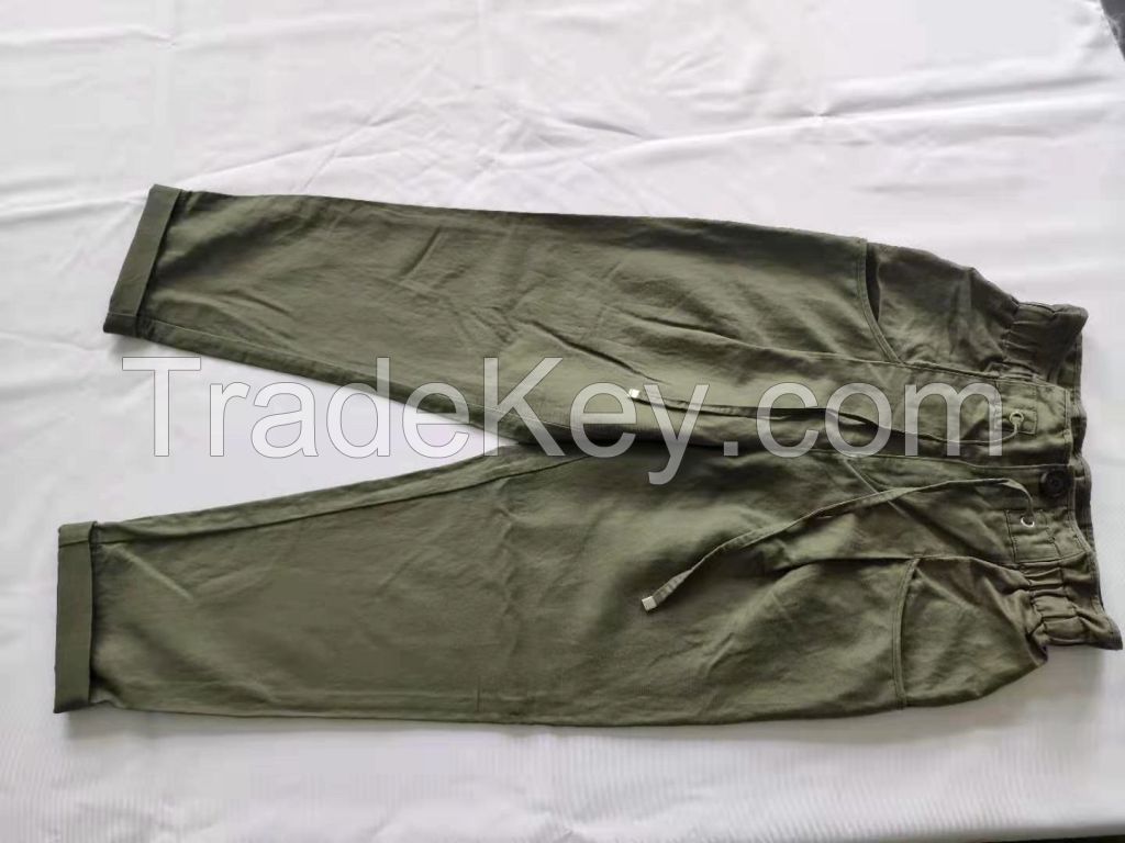 woven trousers