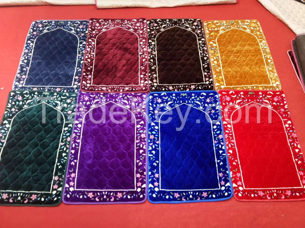 Factory supplier for Muslim printed Quilted Raschel prayer mat