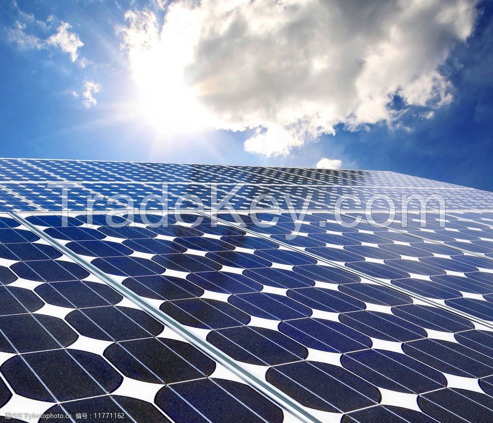 Half-Cut Cell Solar Panels 645W 650W 655W 660W 665W 670W 675W Half Cell Solar Module