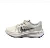 Nike Air Zoom Winflo 8 Low top running shoes in white