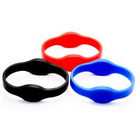 Closed-loop wristband High-quality non-toxic silicone material   Various colors are customized, waterproof, moisture-proof, shock-proof and high-temperature resistant