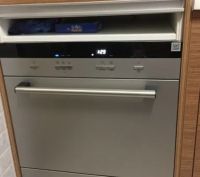 Commercial dishwasher