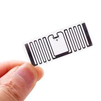 860-960MHz 6~8m Reading Distance 46*19mm UHF RFID Tag RFID Label Sticker